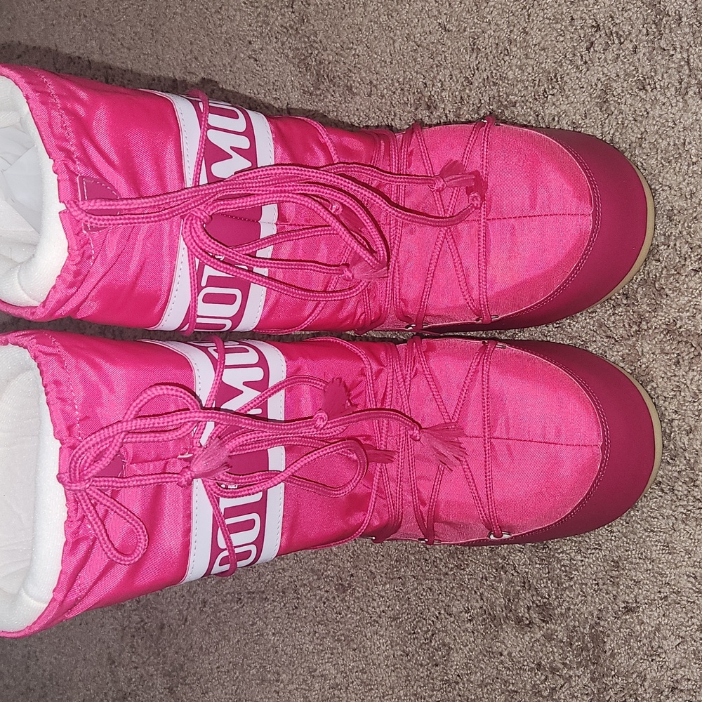 Moon boots
